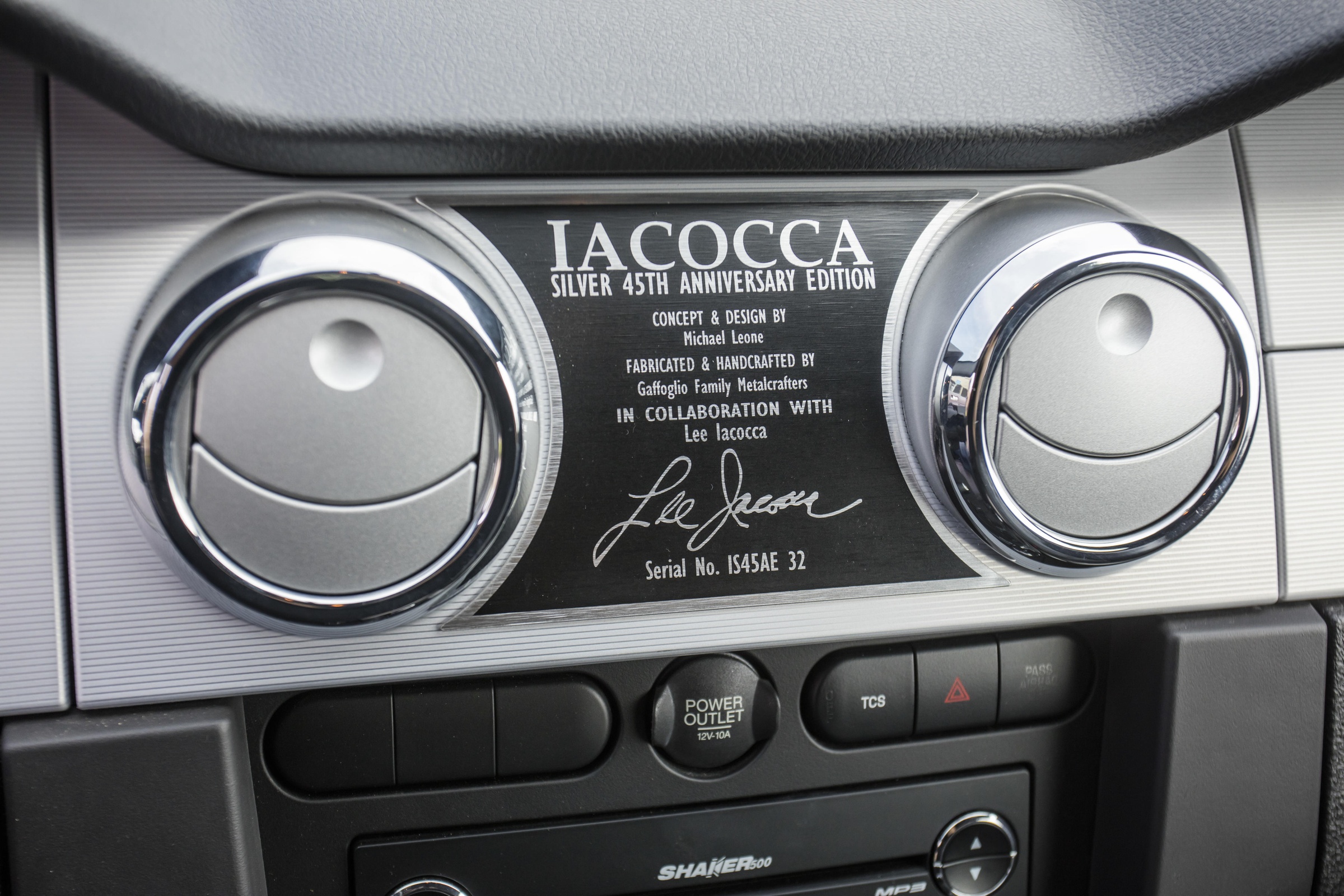 2009 Ford Mustang Iacocca Silver 45th Anniversary Edition #32, photo 4